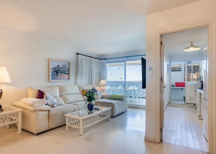 Apartment With Swimming-Pool